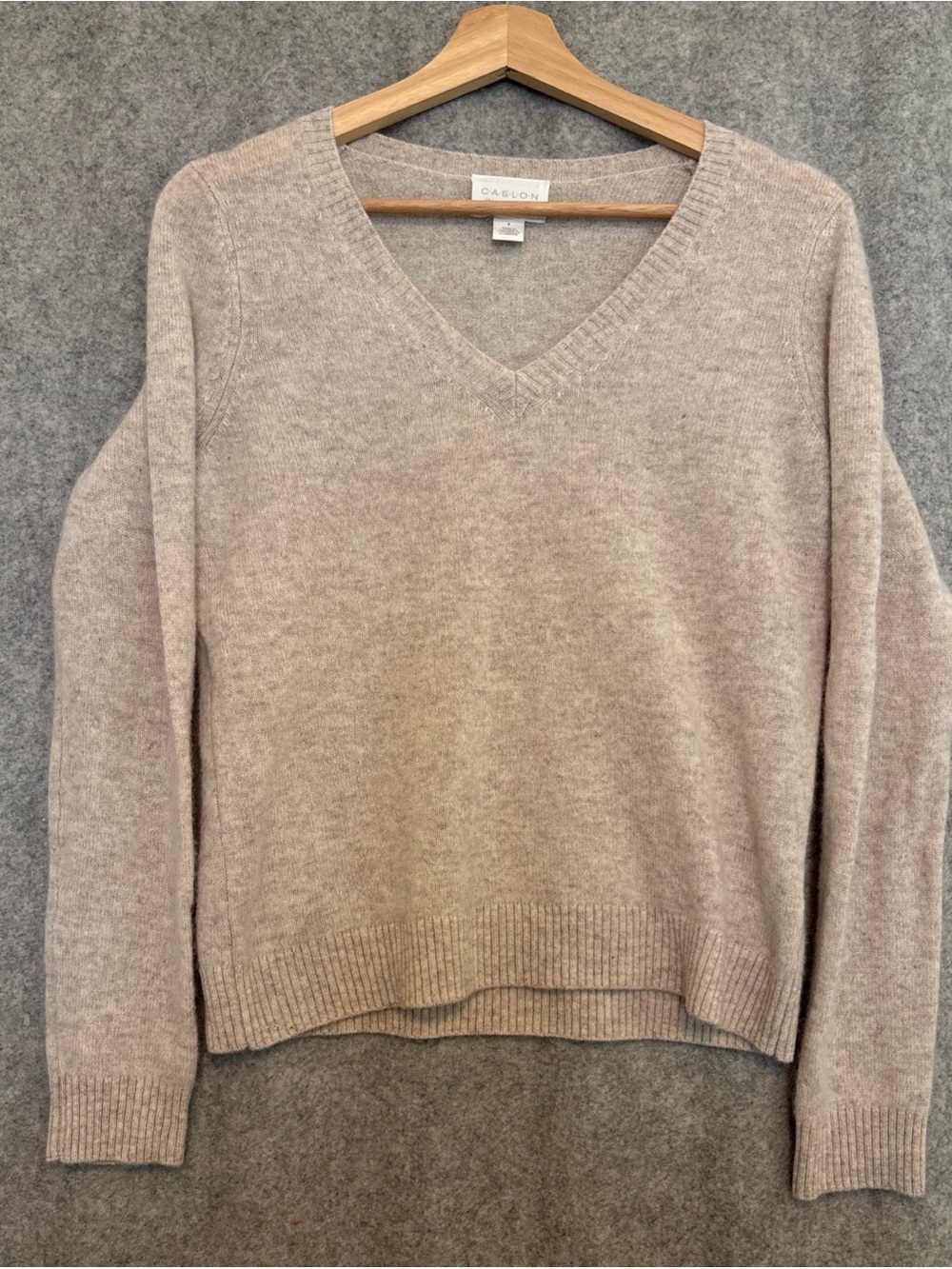 Caslon Women’s Small V-Neck Cozy 100% Cashmere Wool-Sweater in Beige